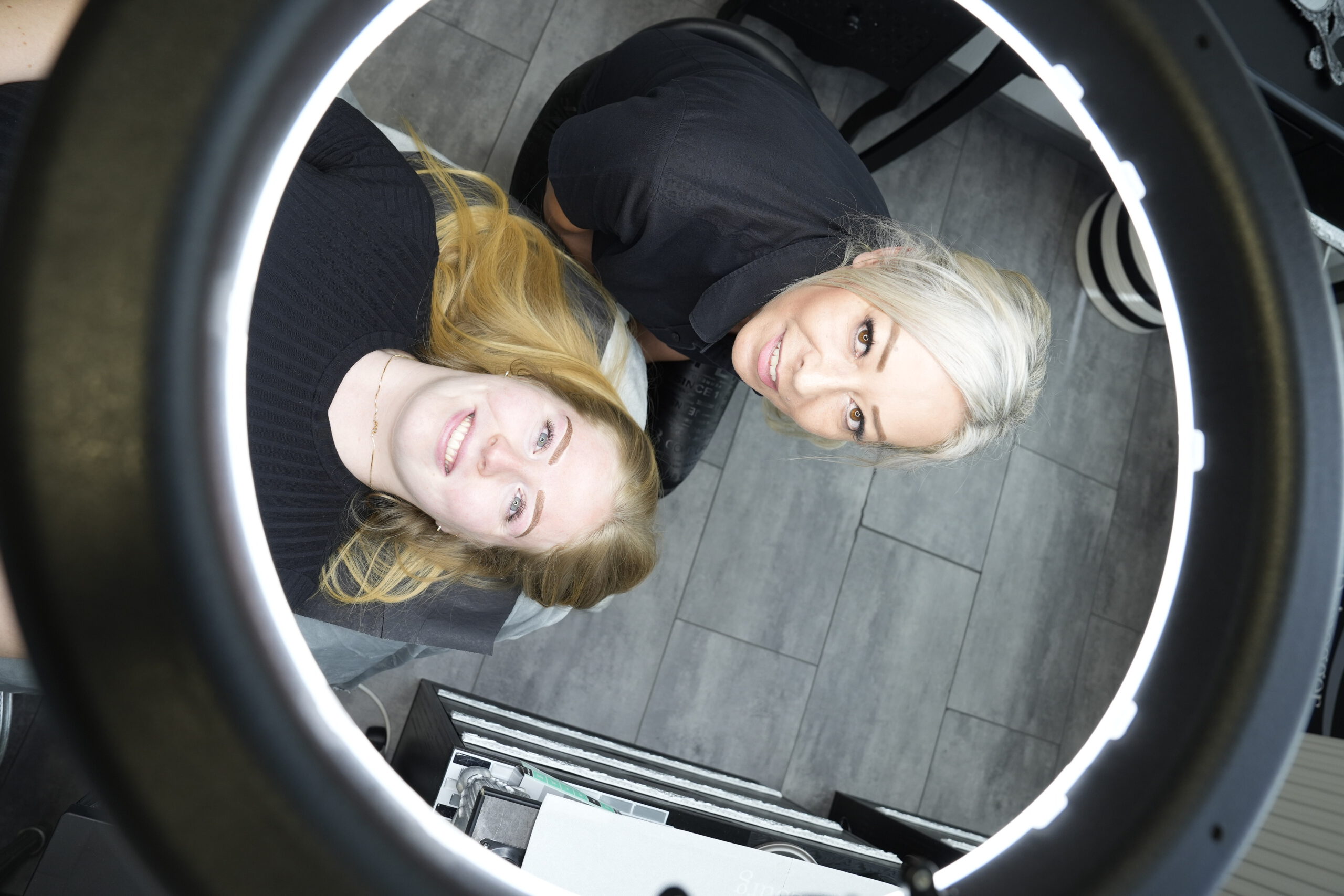 02BF24FB-68F8-4581-A0BD-7034AB550946